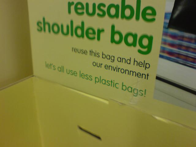 DSC00048.JPG - Aaargh!  It's "fewer" plastic bags - unless you want us to use bags that are made of of less plastic.
