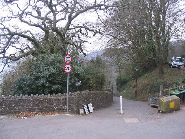 IMG_0124.jpg - No motor vehicles past this bollard - and everyone else, don't got faster than 20mph.