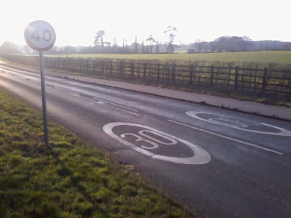 nb2pv7.jpg - Well, I like 30mph and I like 40mph.  But which is correct?  There's only one way to find out...  Ask the council.