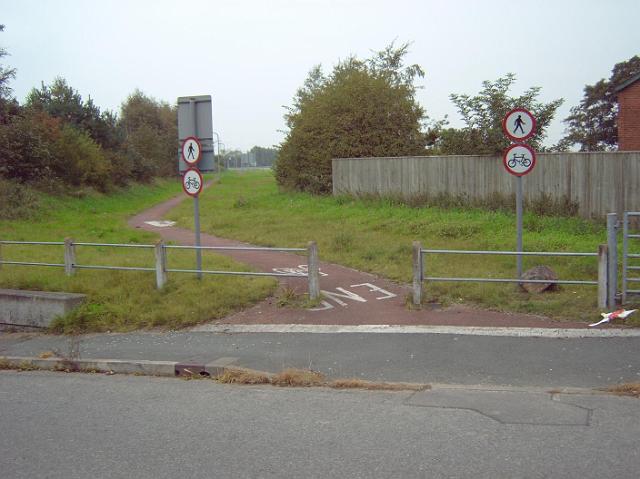 no_ped.jpeg - No pedestrians or cycles on the combined pedestrian and cycle path? Harsh.